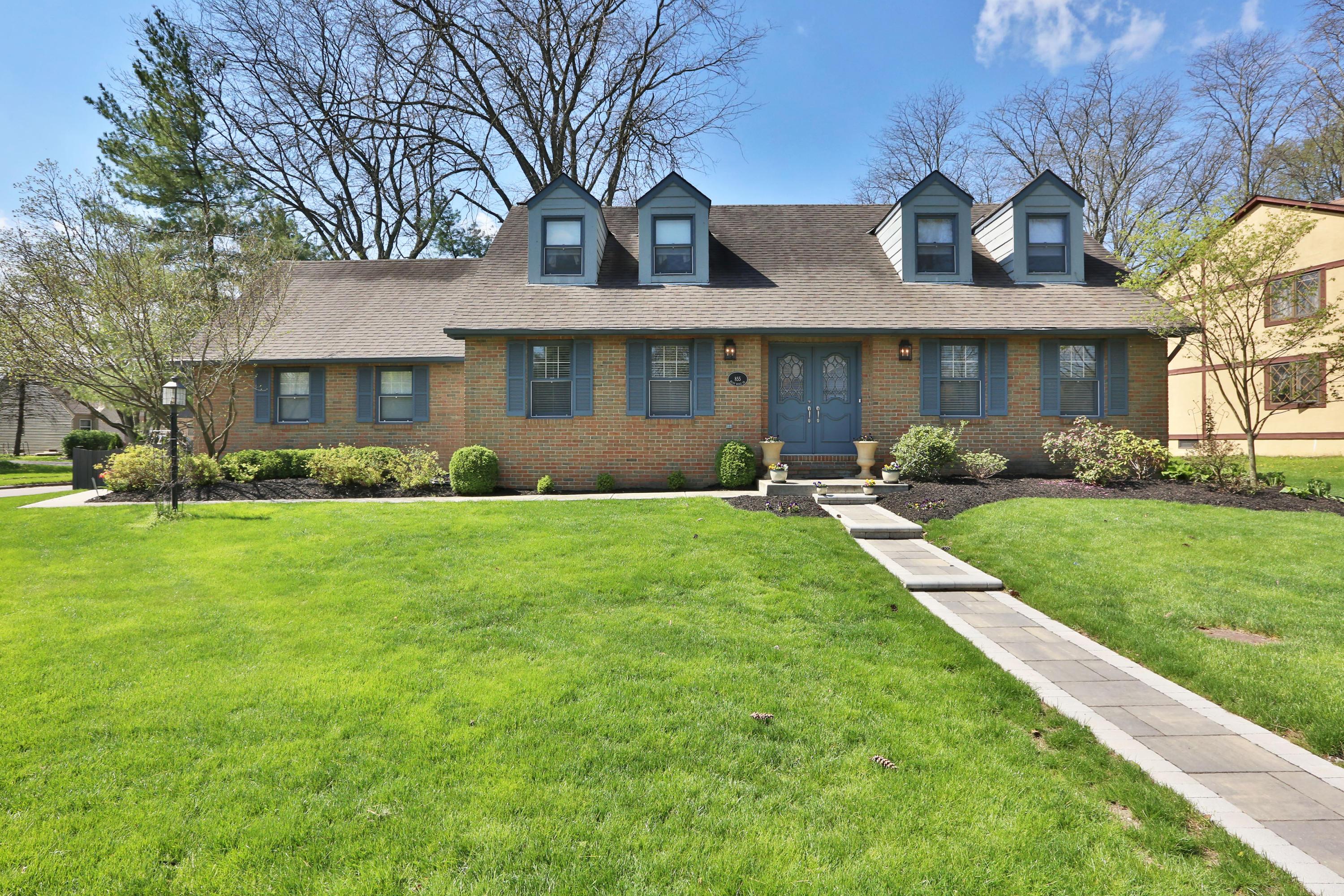 855 Bluff Ridge Drive Columbus, OH 43235 - Photo 1 of 41
