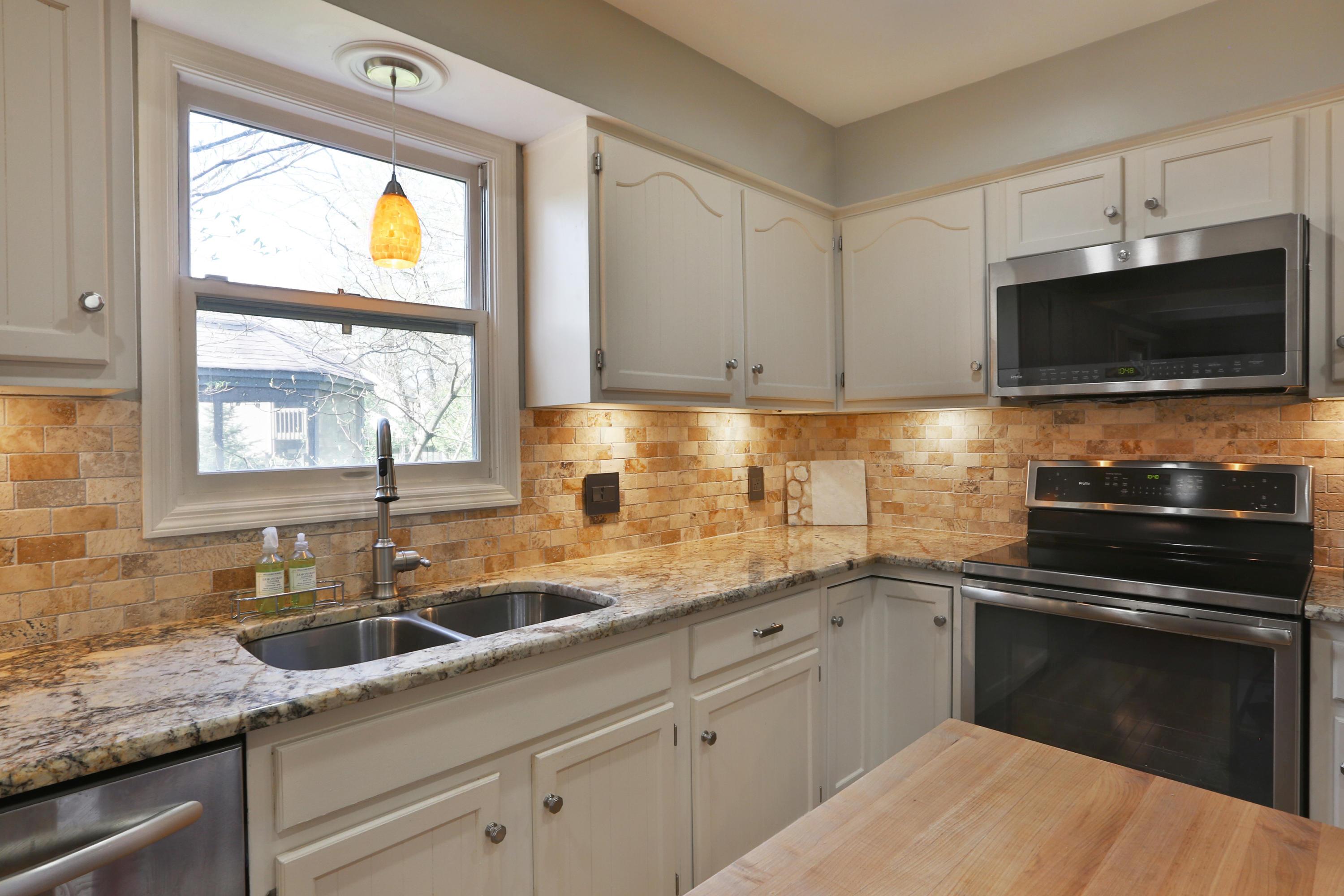 855 Bluff Ridge Drive Columbus, OH 43235 - Photo 14 of 41