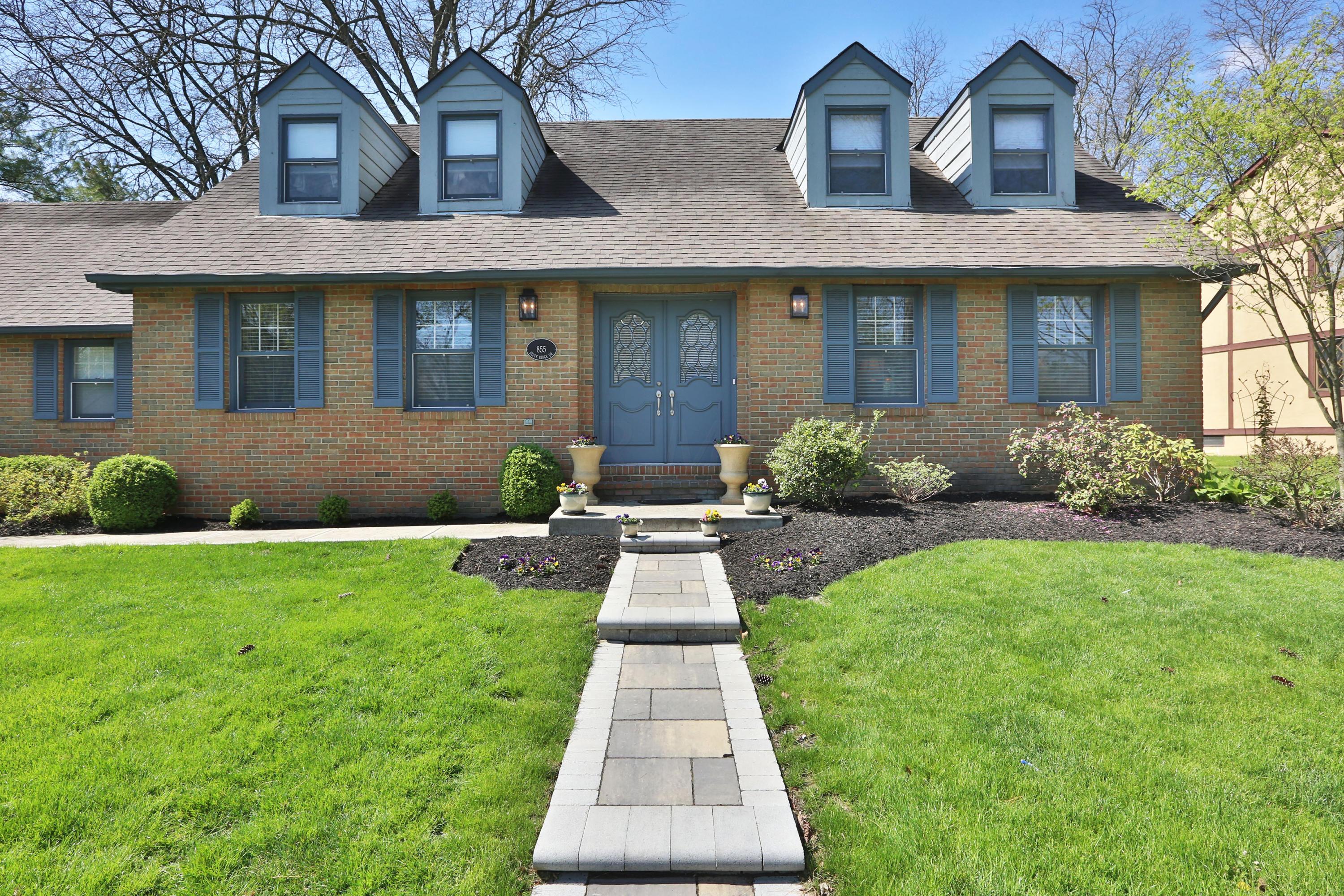 855 Bluff Ridge Drive Columbus, OH 43235 - Photo 2 of 41