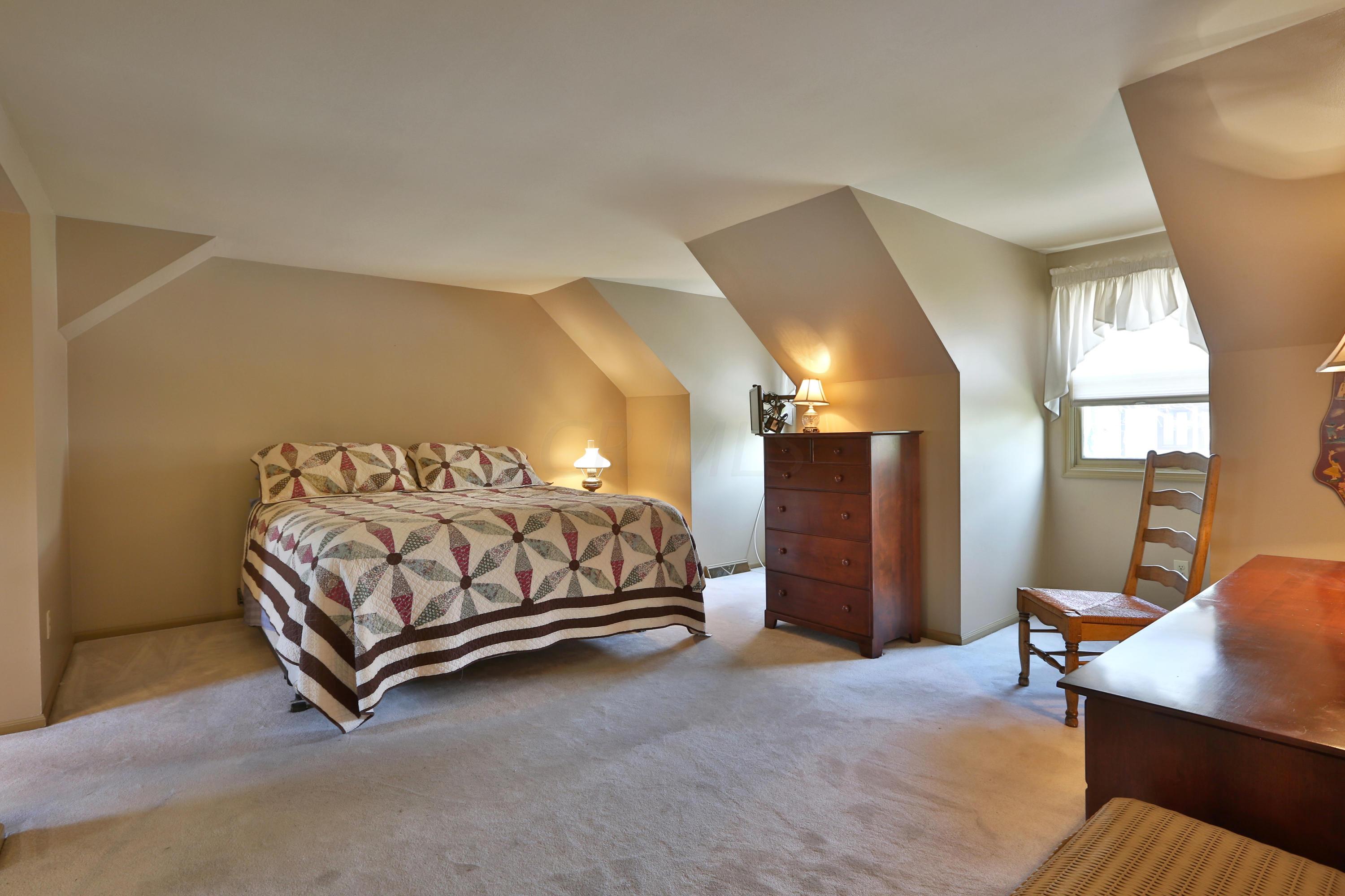 855 Bluff Ridge Drive Columbus, OH 43235 - Photo 22 of 41