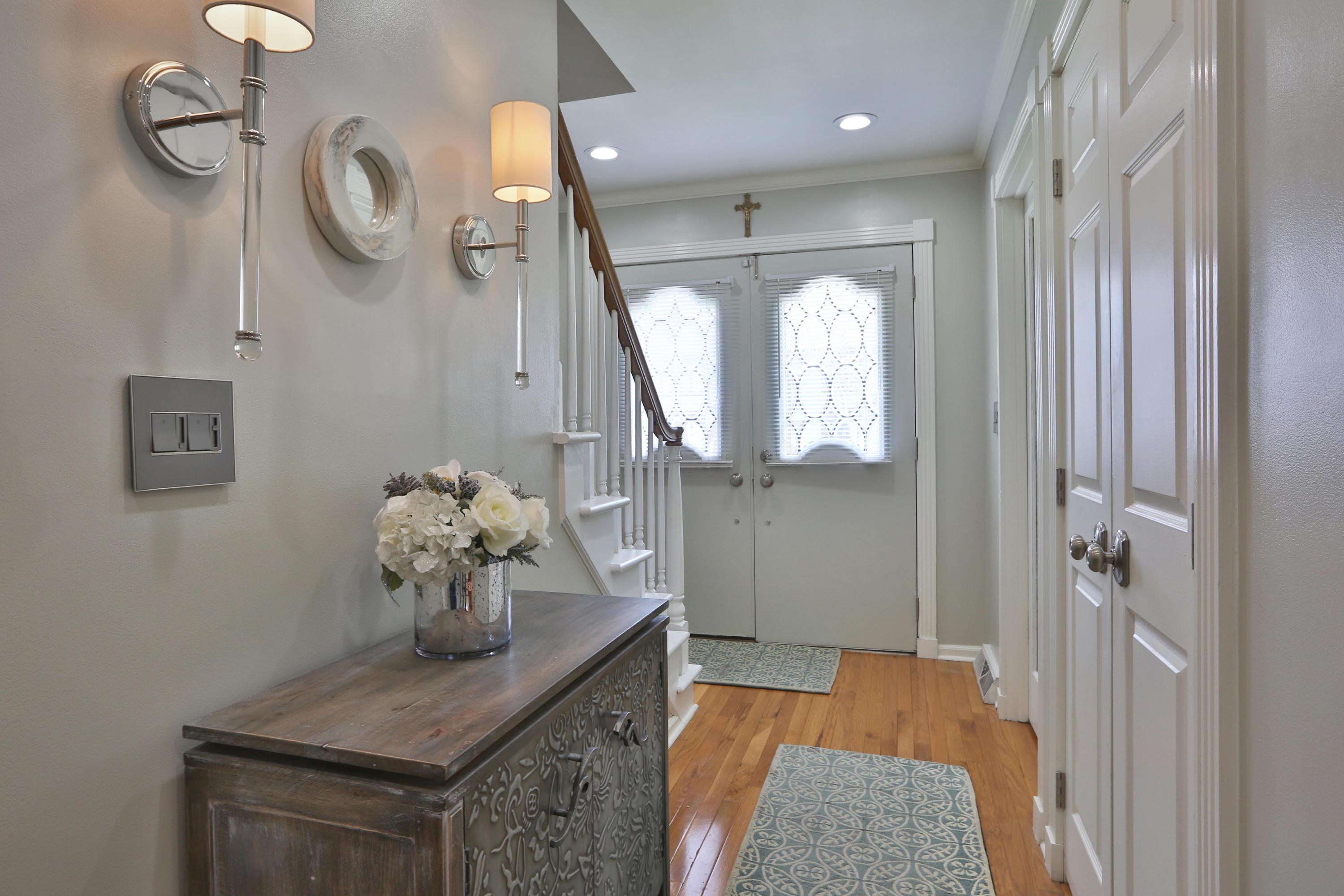 855 Bluff Ridge Drive Columbus, OH 43235 - Photo 3 of 41