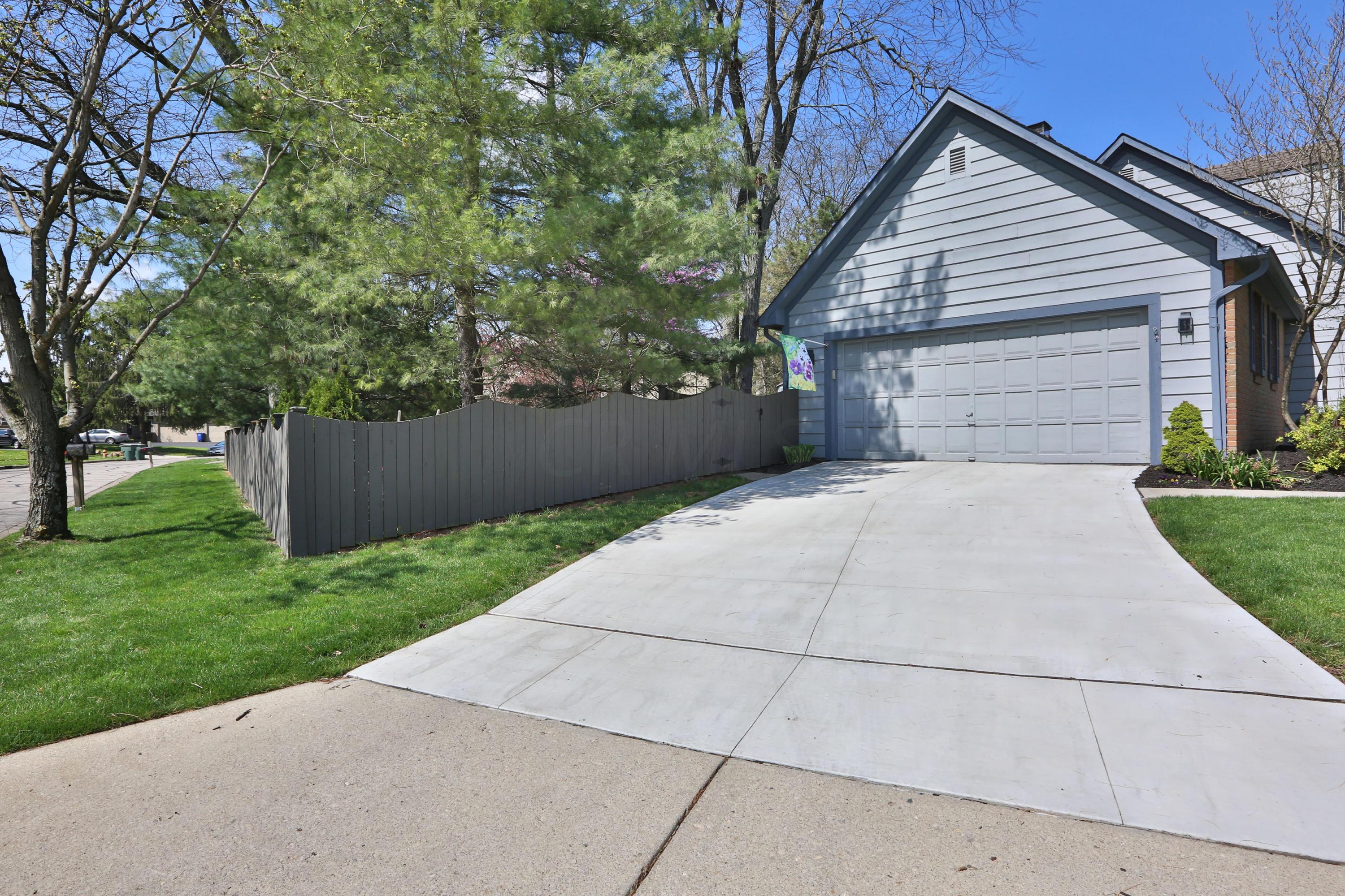 855 Bluff Ridge Drive Columbus, OH 43235 - Photo 32 of 41