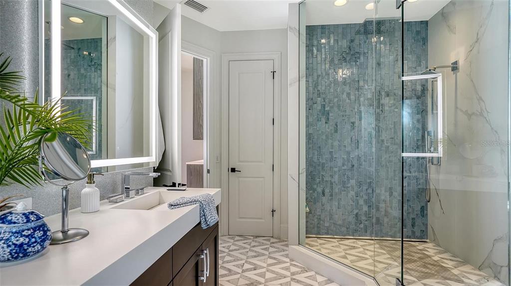 5035 Bay Shore Road Sarasota, FL 34234 - Photo 32 of 84