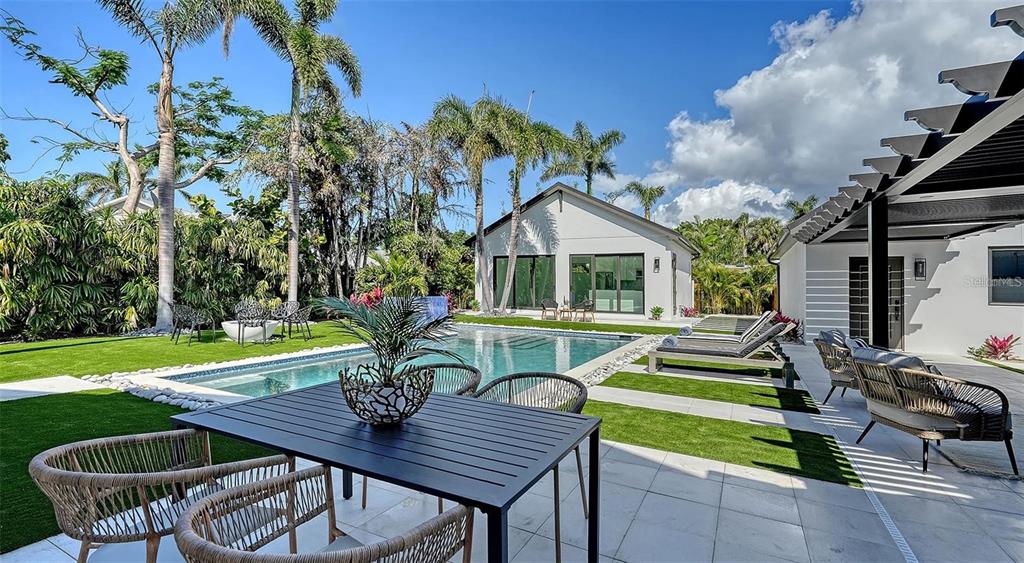 5035 Bay Shore Road Sarasota, FL 34234 - Photo 57 of 84