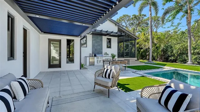 $4,895,000 | 5035 Bay Shore Road, Sarasota, FL 34234