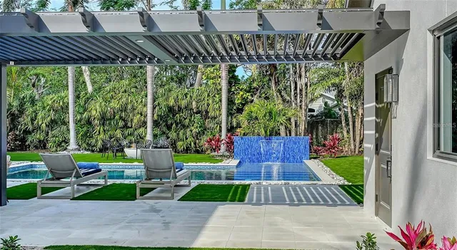 $4,895,000 | 5035 Bay Shore Road, Sarasota, FL 34234