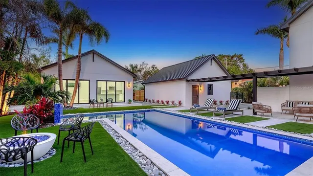 $4,895,000 | 5035 Bay Shore Road, Sarasota, FL 34234