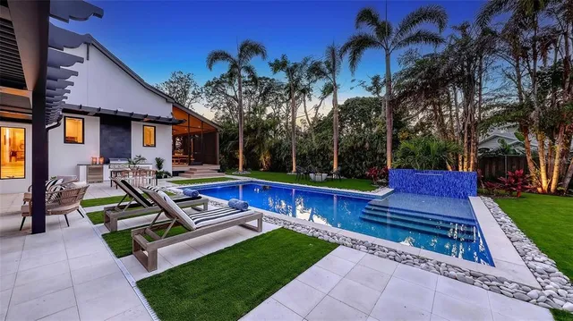 $4,895,000 | 5035 Bay Shore Road, Sarasota, FL 34234