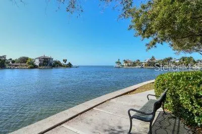 $4,895,000 | 5035 Bay Shore Road, Sarasota, FL 34234