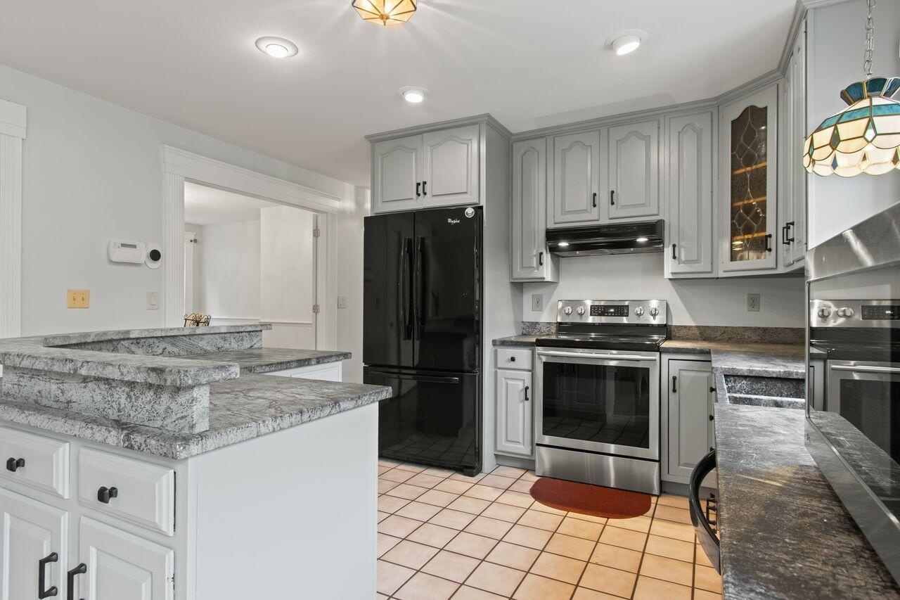 320 Falmouth Road Falmouth, ME 04105 - Photo 7 of 64 20260622DS-41011