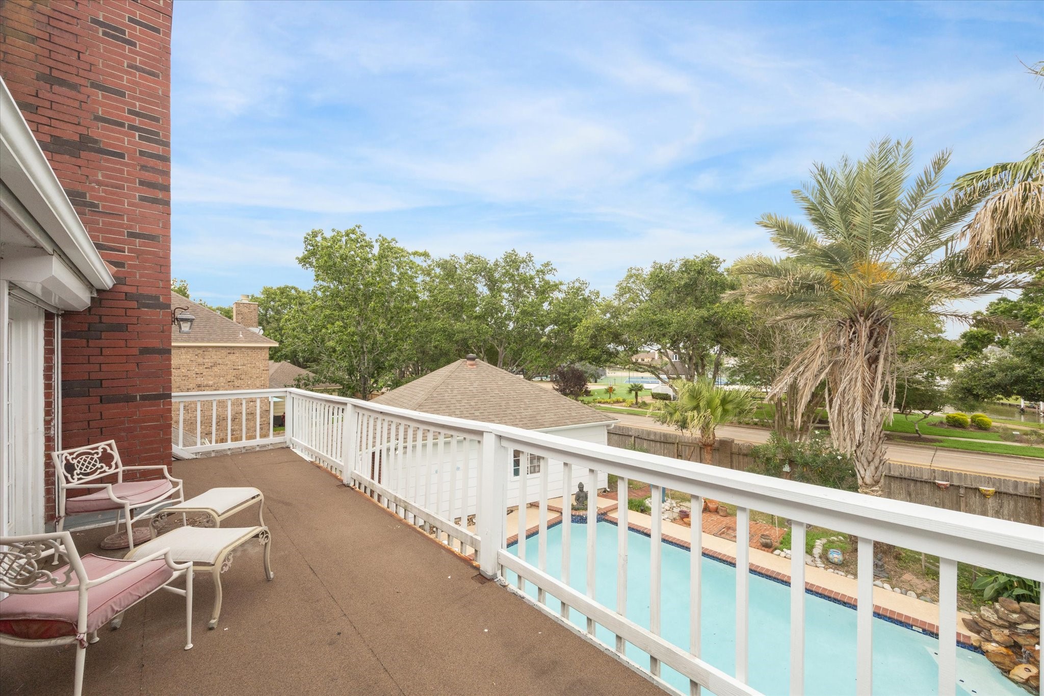 2326 Pin Hook Court Seabrook, TX 77586 - Photo 19 of 42 a view of a two chair in the balcony
