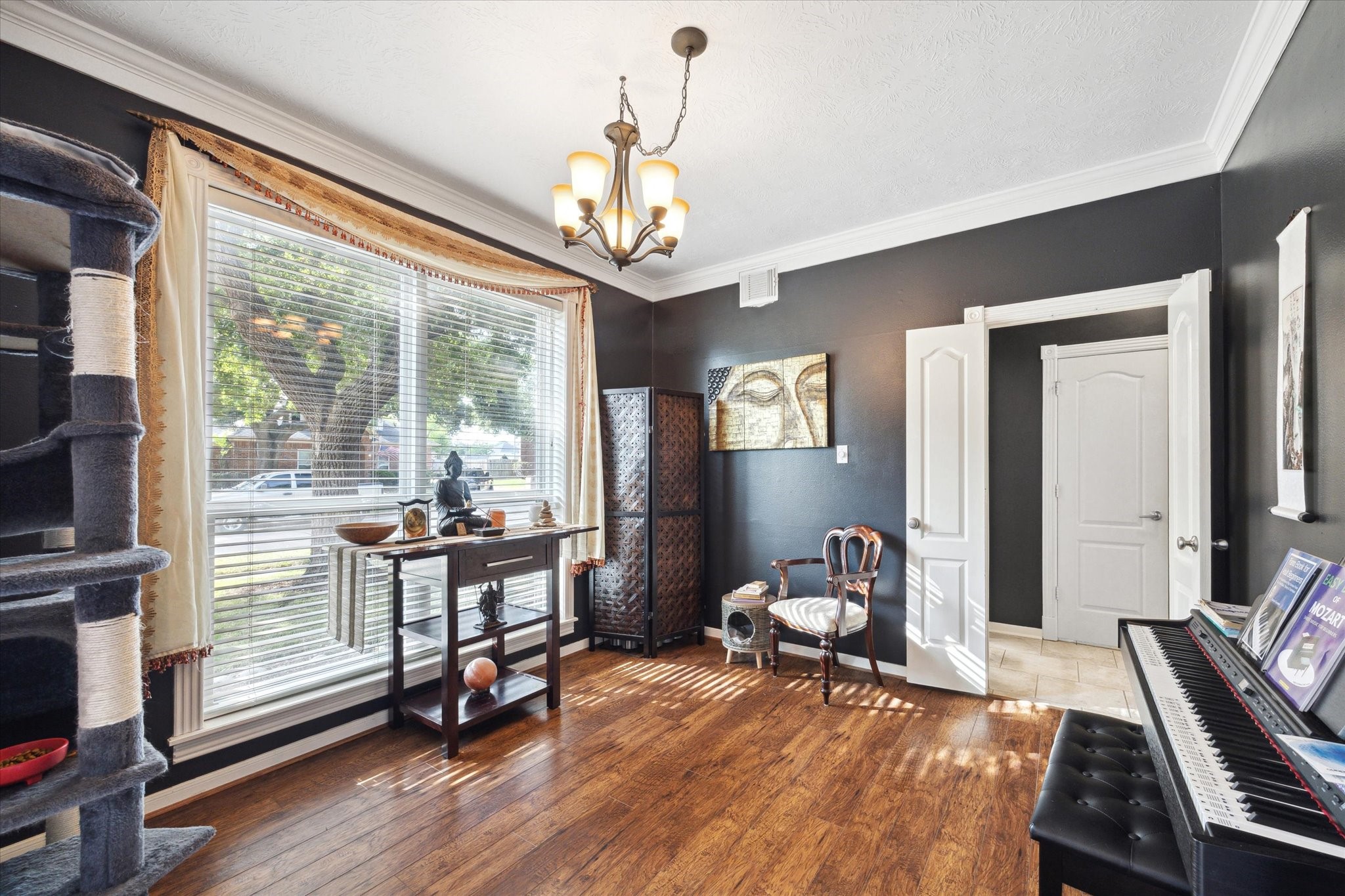 2326 Pin Hook Court Seabrook, TX 77586 - Photo 5 of 42 a workspace with wooden floor