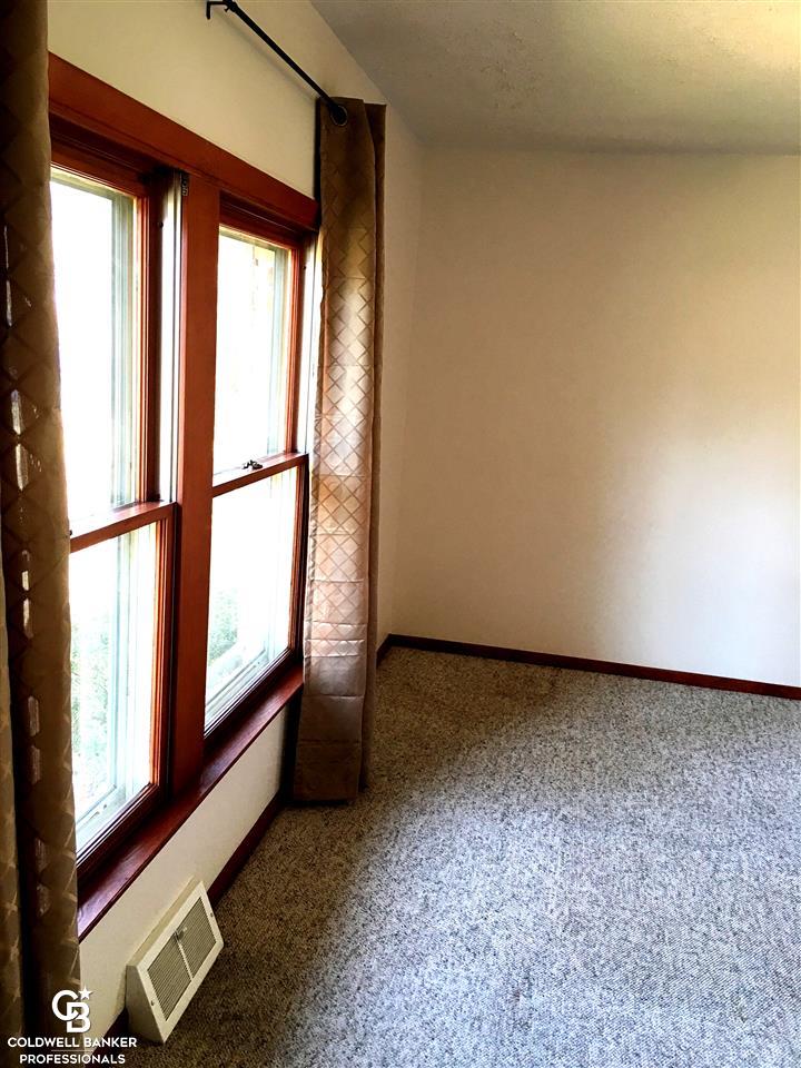 3600 State Road Fort Gratiot, MI 48059 - Photo 24 of 41 Nice Large Windows Bed 2