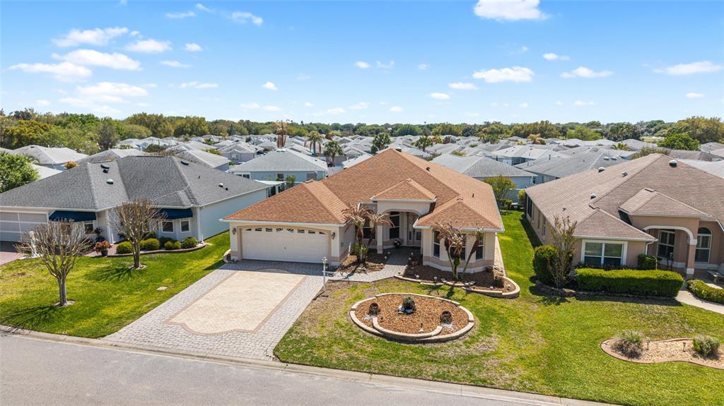 17984 Southeast 89th Rothway Court The Villages, FL 32162 - Photo 2 of 39
