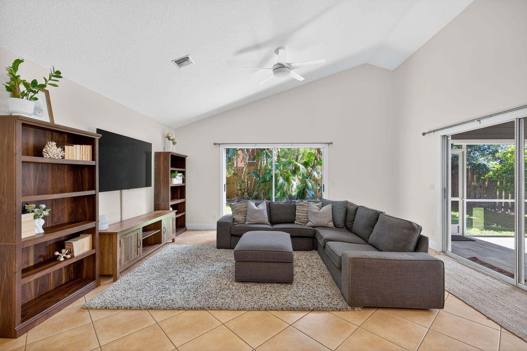 6110 Adams Street Jupiter, FL 33458 - Photo 8 of 24 16-web-or-mls-032__MLP0659