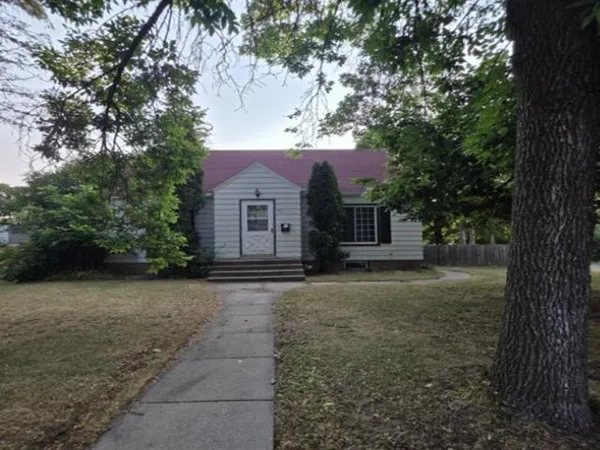 $129,900 | 902 9th Avenue North, St. Cloud, MN 56303