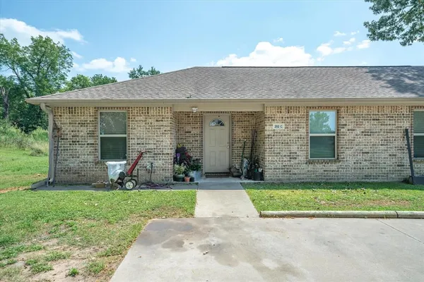 $555,000 | 202 Chestnut Drive, Van, TX 75790
