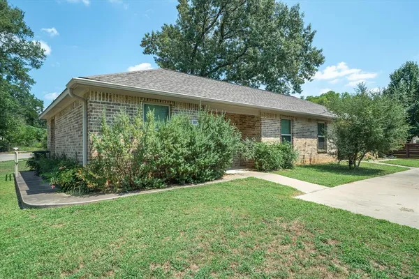 $555,000 | 202 Chestnut Drive, Van, TX 75790