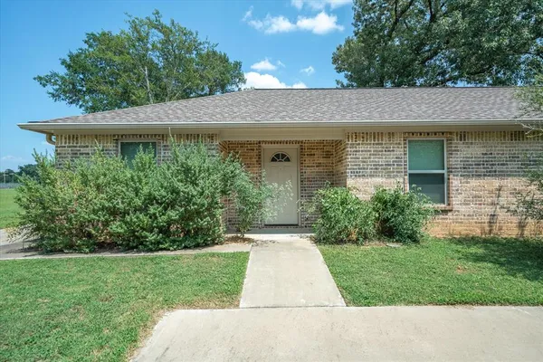 $555,000 | 202 Chestnut Drive, Van, TX 75790