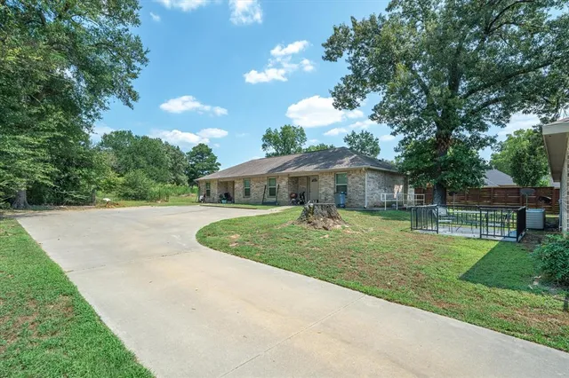 $555,000 | 202 Chestnut Drive, Van, TX 75790