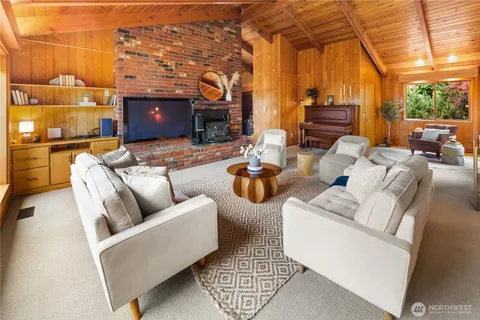 $1,100,000 | 22516 100th Place Southwest, Vashon, WA 98070