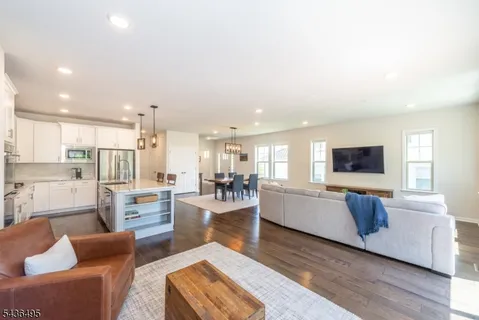 $1,100,000 | 11 Albie Drive, Mountain Lakes, NJ 07046
