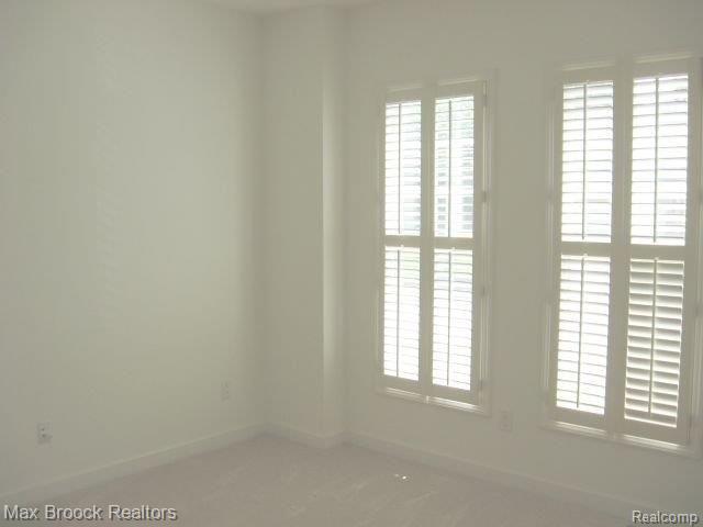 3700 Tremonte Circle, Unit 85 Rochester, MI 48306 - Photo 15 of 18 TREMONTE BED RM.jpg