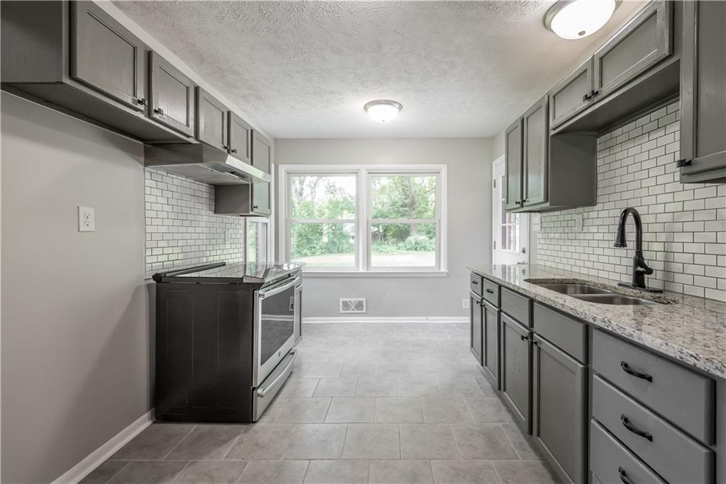 5742 Radnor Road Indianapolis, IN 46226 - Photo 16 of 43 Gallery Image 16