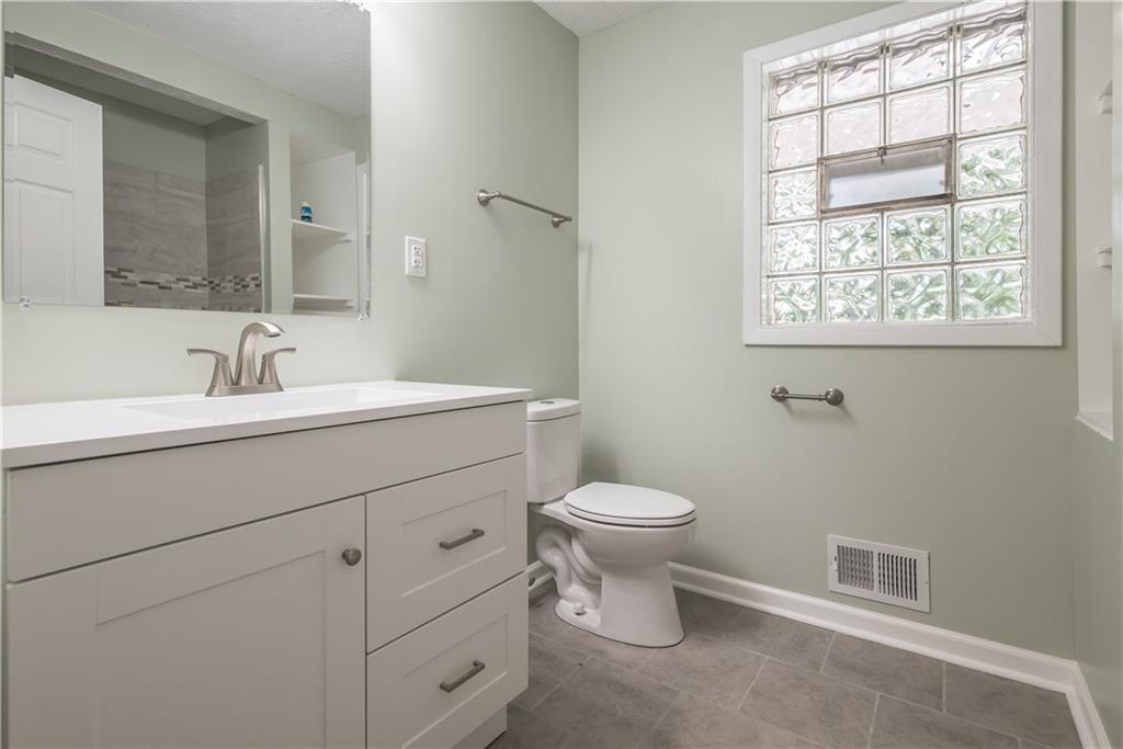 5742 Radnor Road Indianapolis, IN 46226 - Photo 27 of 43 Gallery Image 27