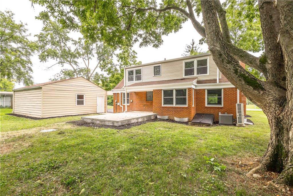 5742 Radnor Road Indianapolis, IN 46226 - Photo 9 of 43 Gallery Image 9