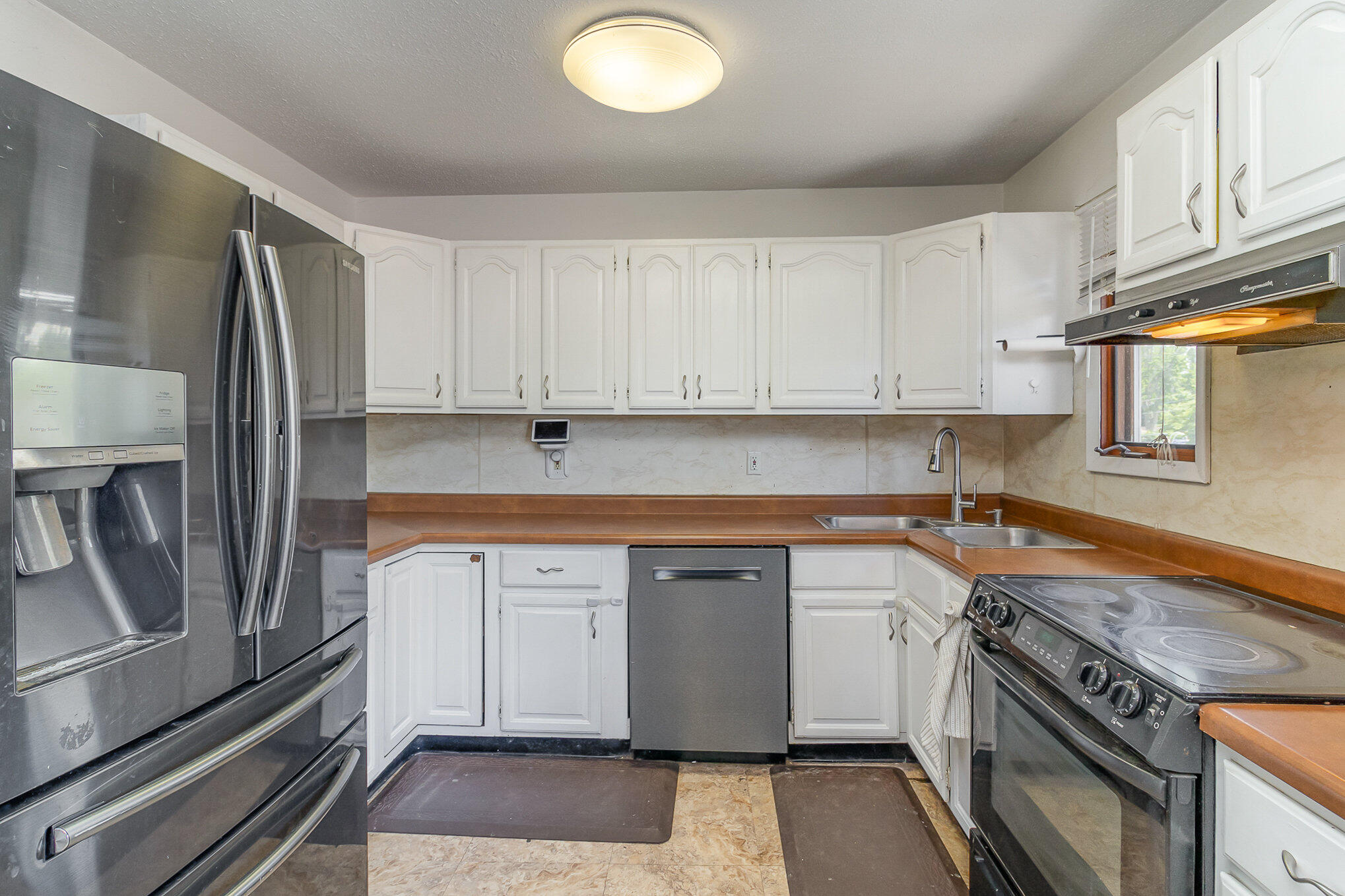 3501 Dorchester Road Michigan City, IN 46360 - Photo 7 of 17 2038x1359