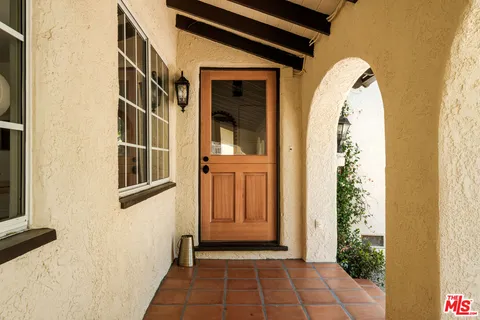 $1,499,000 | 3739 Virginia Road, Los Angeles, CA 90016