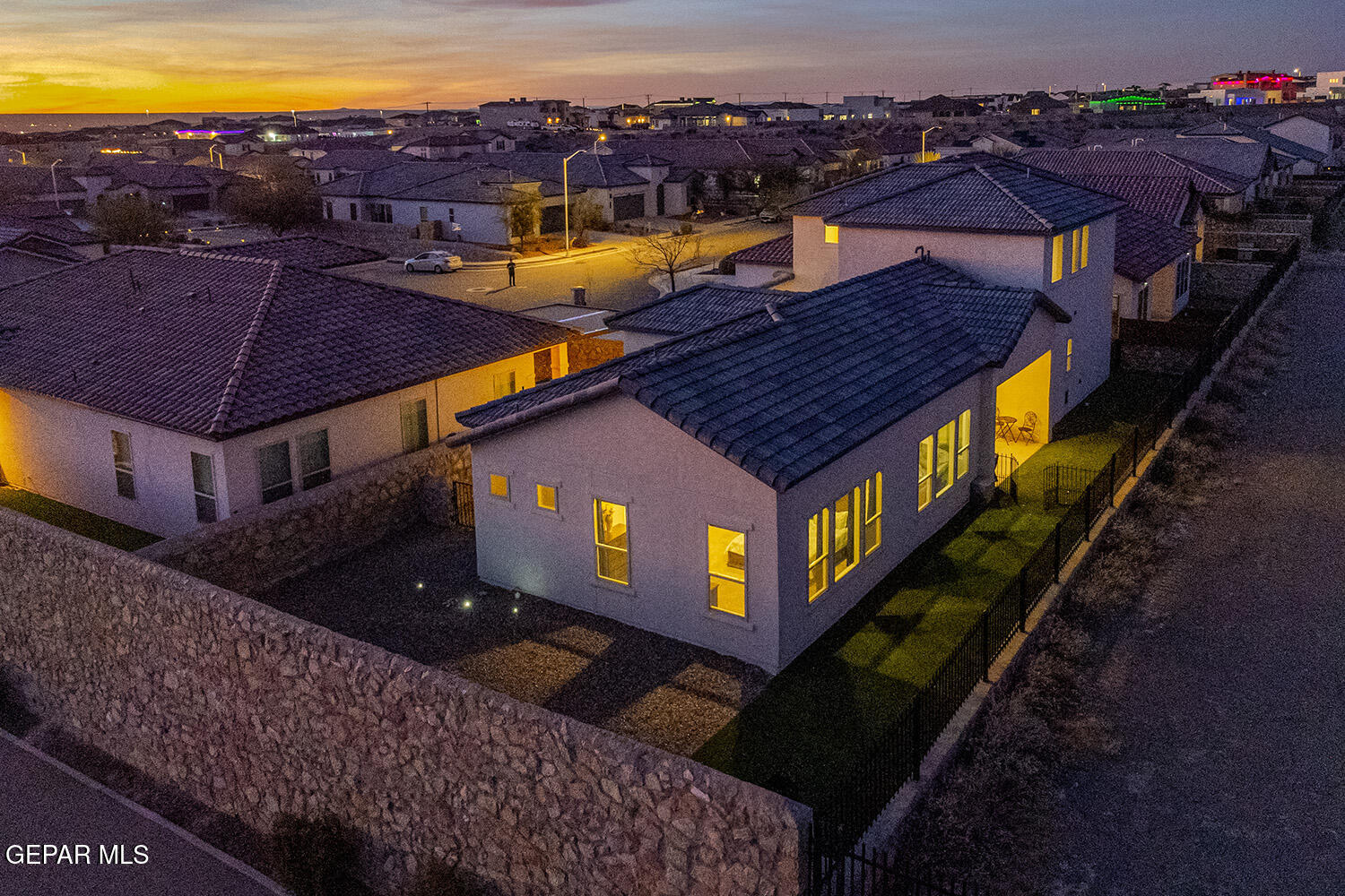 2300 Rory Way El Paso, TX 79911 - Photo 3 of 78 2300 Rory _ 096