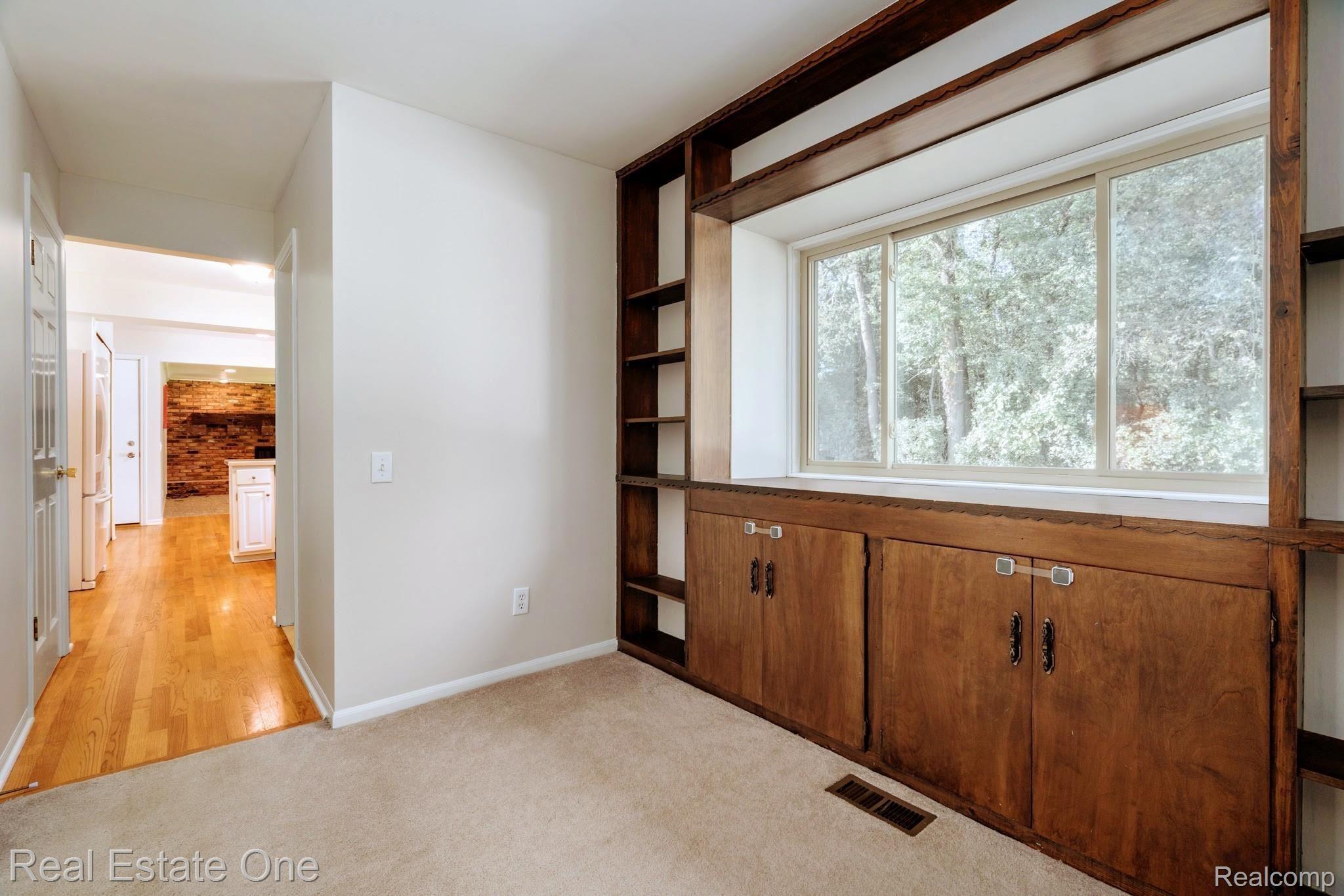 9701 Klais Road Clarkston, MI 48348 - Photo 11 of 34 9701-Klais-Rd-09.jpg