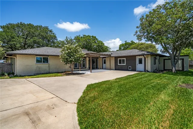 $2,700 | 6906 Aswan Drive, Corpus Christi, TX 78412