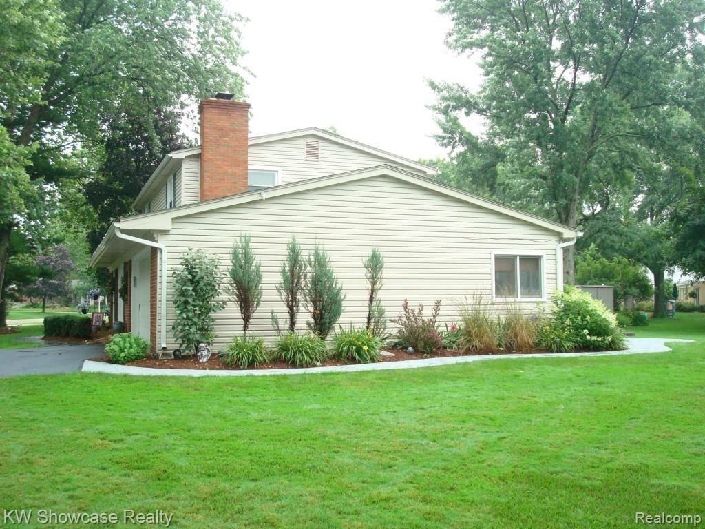 32363 Baintree Road Farmington Hills, MI 48334 - Photo 3 of 33