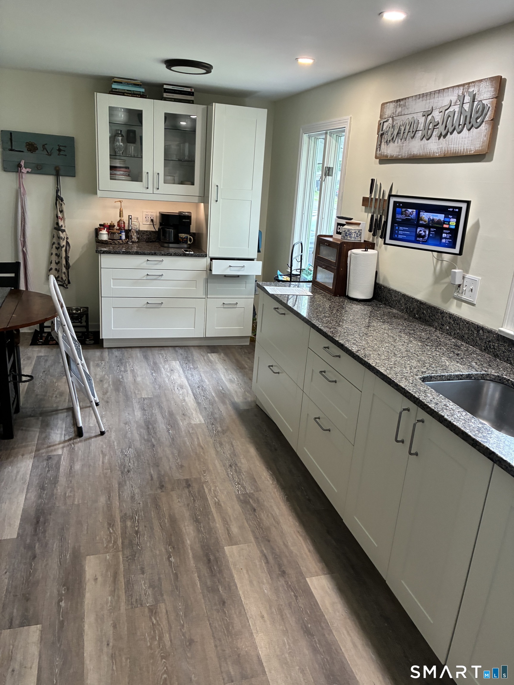 433 Reed Avenue Windsor Locks, CT 06096 - Photo 11 of 19