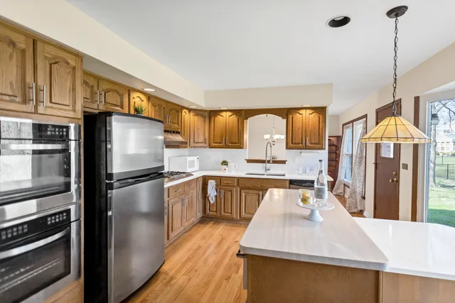 $499,900 | 915 North Saratoga Drive, Palatine, IL 60074