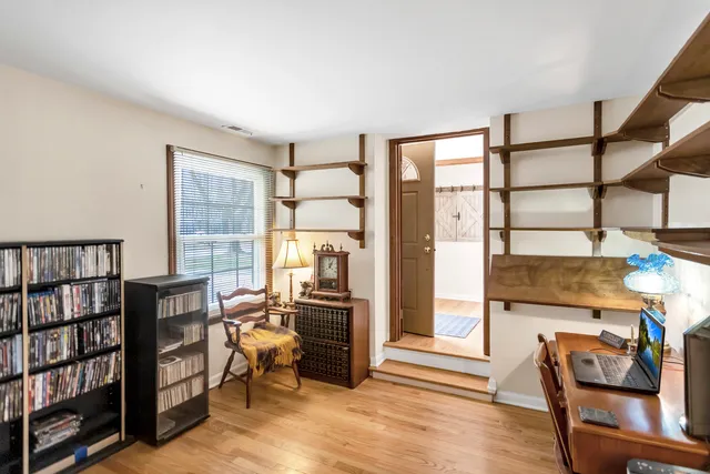 $499,900 | 915 North Saratoga Drive, Palatine, IL 60074