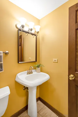 $499,900 | 915 North Saratoga Drive, Palatine, IL 60074