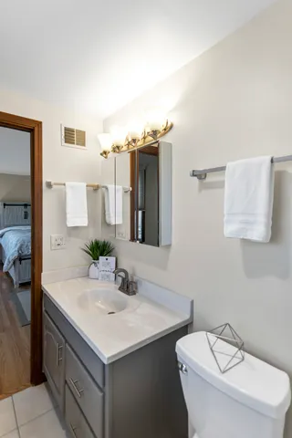 $499,900 | 915 North Saratoga Drive, Palatine, IL 60074