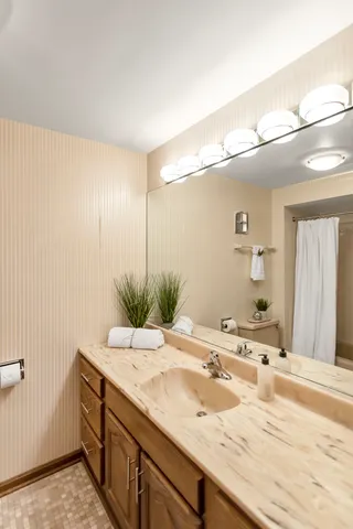 $499,900 | 915 North Saratoga Drive, Palatine, IL 60074