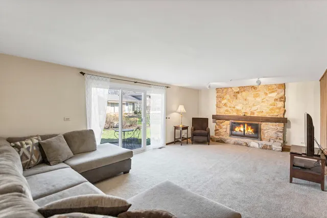 $499,900 | 915 North Saratoga Drive, Palatine, IL 60074