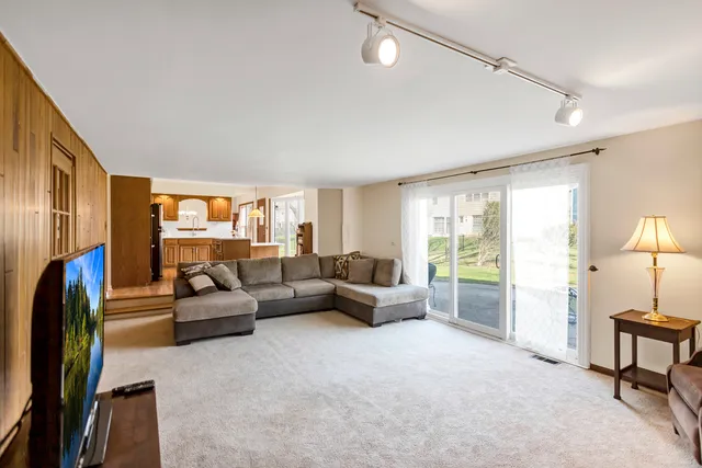 $499,900 | 915 North Saratoga Drive, Palatine, IL 60074