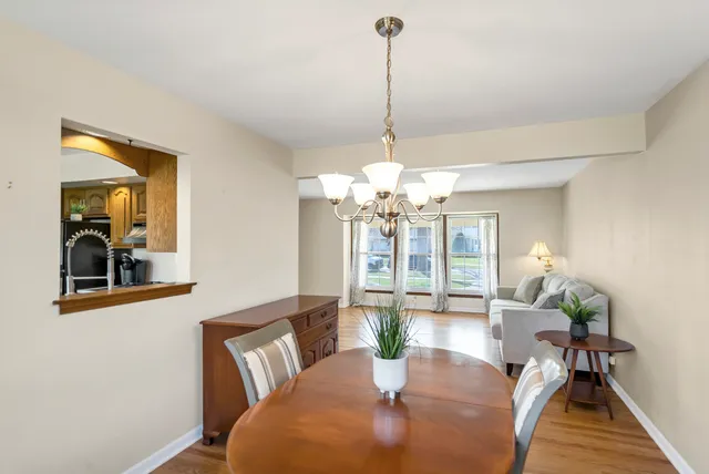 $499,900 | 915 North Saratoga Drive, Palatine, IL 60074