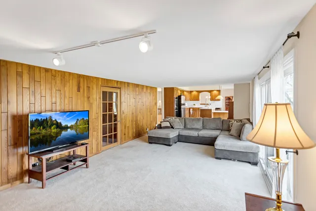 $499,900 | 915 North Saratoga Drive, Palatine, IL 60074