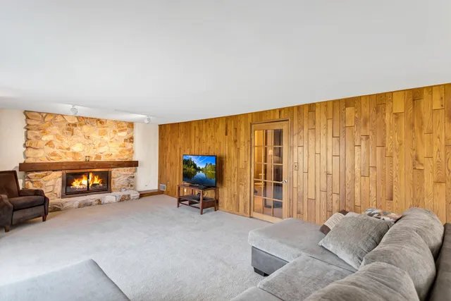 $499,900 | 915 North Saratoga Drive, Palatine, IL 60074