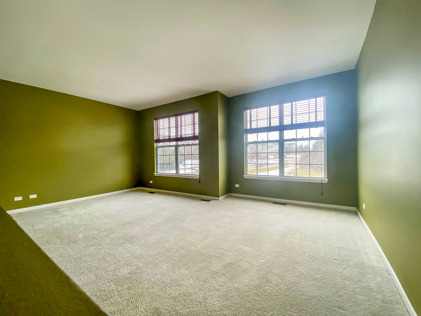 2249 Hudson Circle Aurora, IL 60502 - Photo 25 of 30 an empty room with windows
