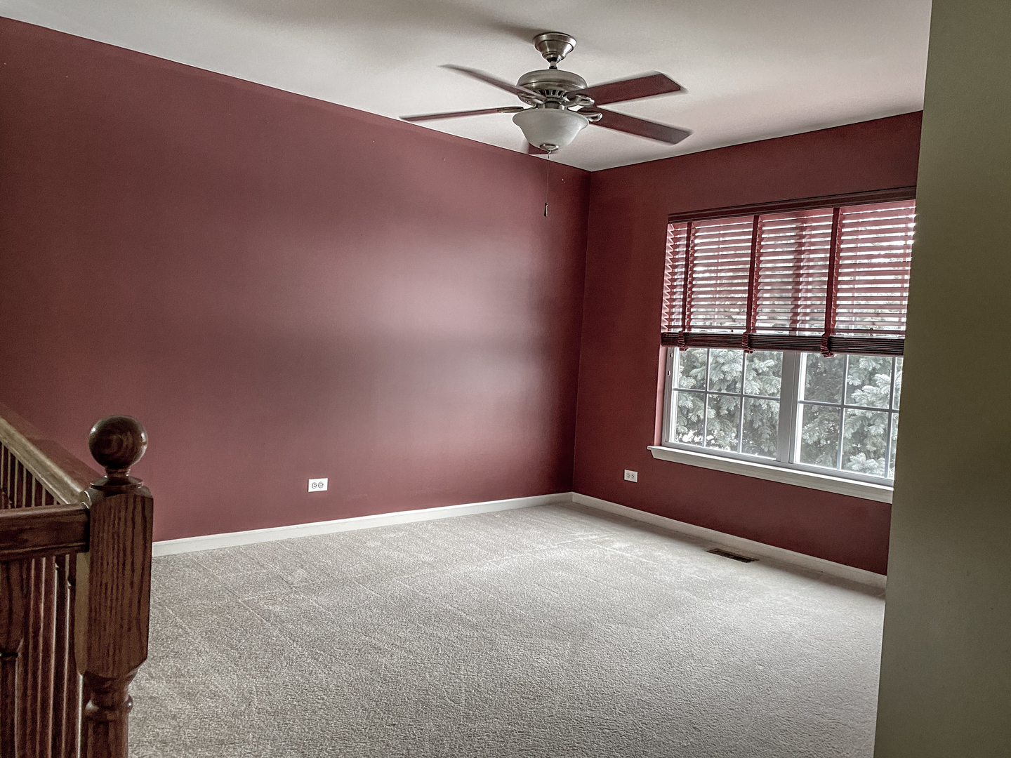 2249 Hudson Circle Aurora, IL 60502 - Photo 4 of 30 a view of a livingroom with a ceiling fan and window