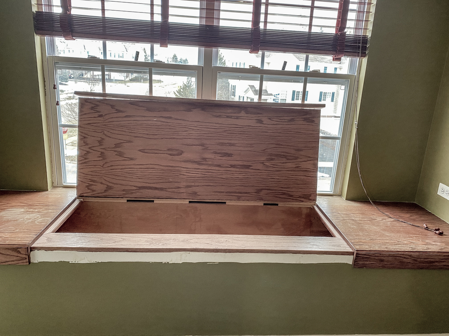 2249 Hudson Circle Aurora, IL 60502 - Photo 9 of 30 a view of water heater